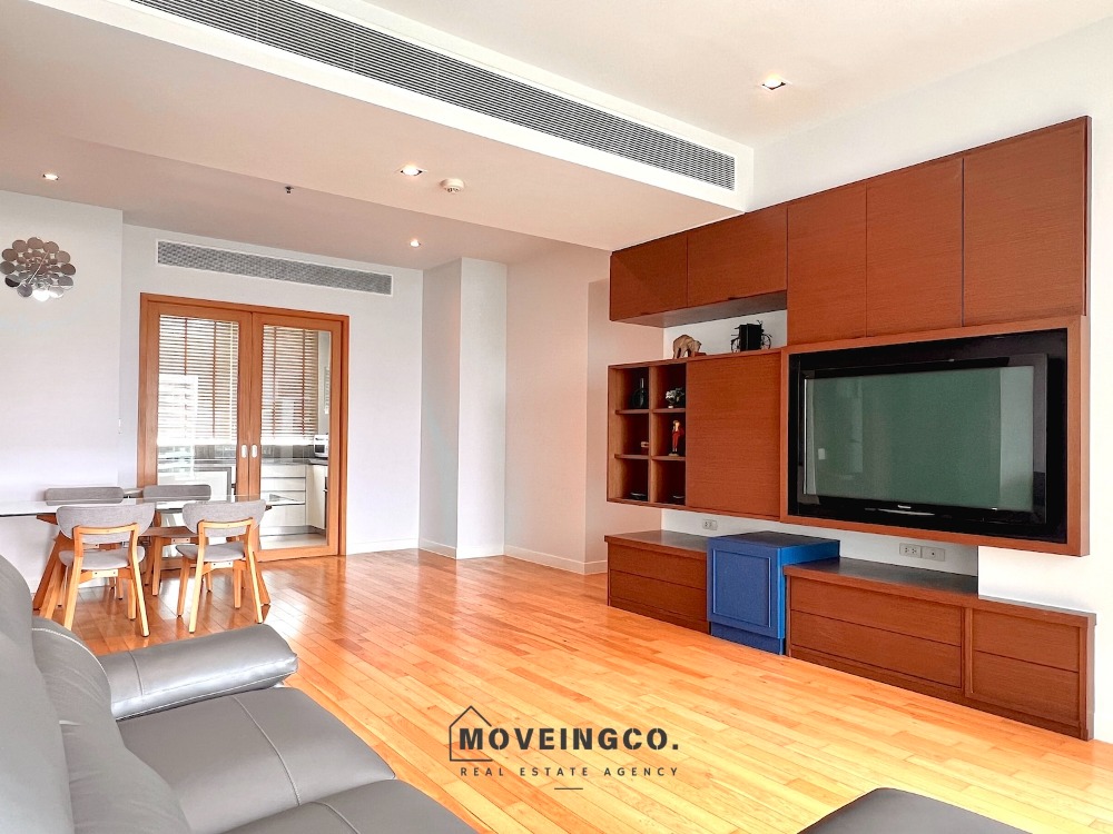 For RentCondoSukhumvit, Asoke, Thonglor : Luxurious 3-Bed Condo in Asoke, Close to BTS & MRT, with maid room