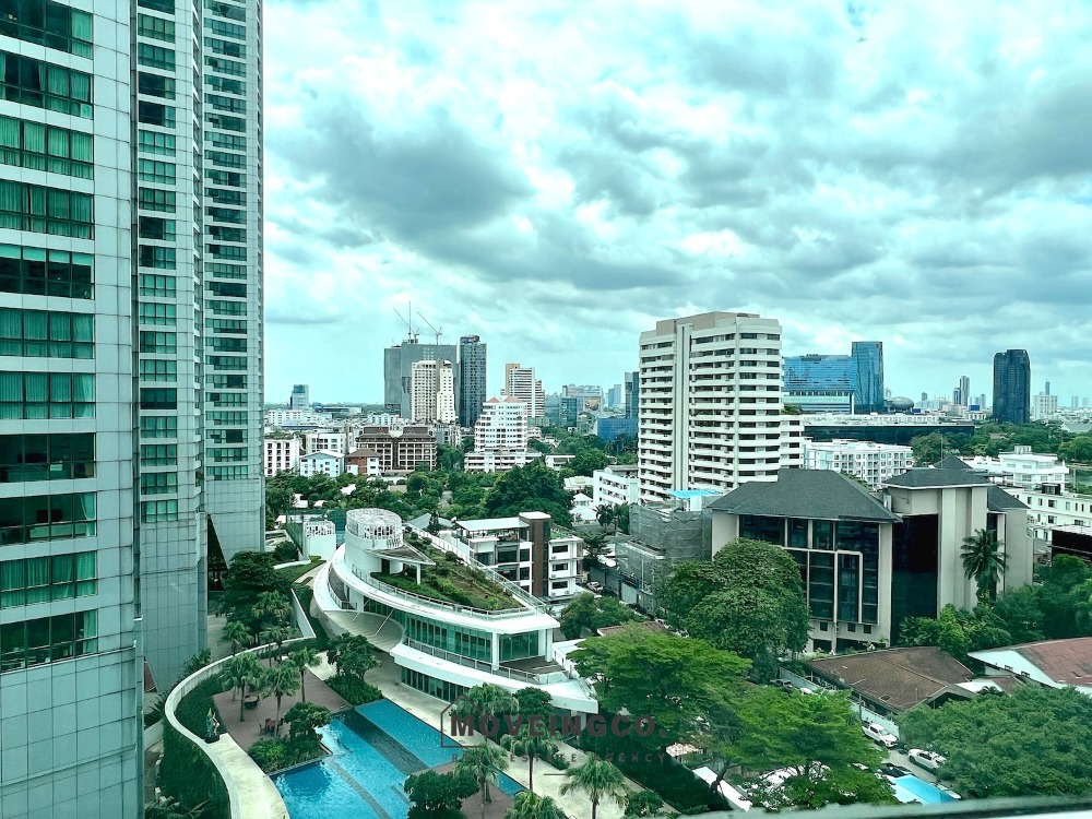 Luxurious 3-Bed Condo in Asoke, Close to BTS & MRT, with maid room Loading...