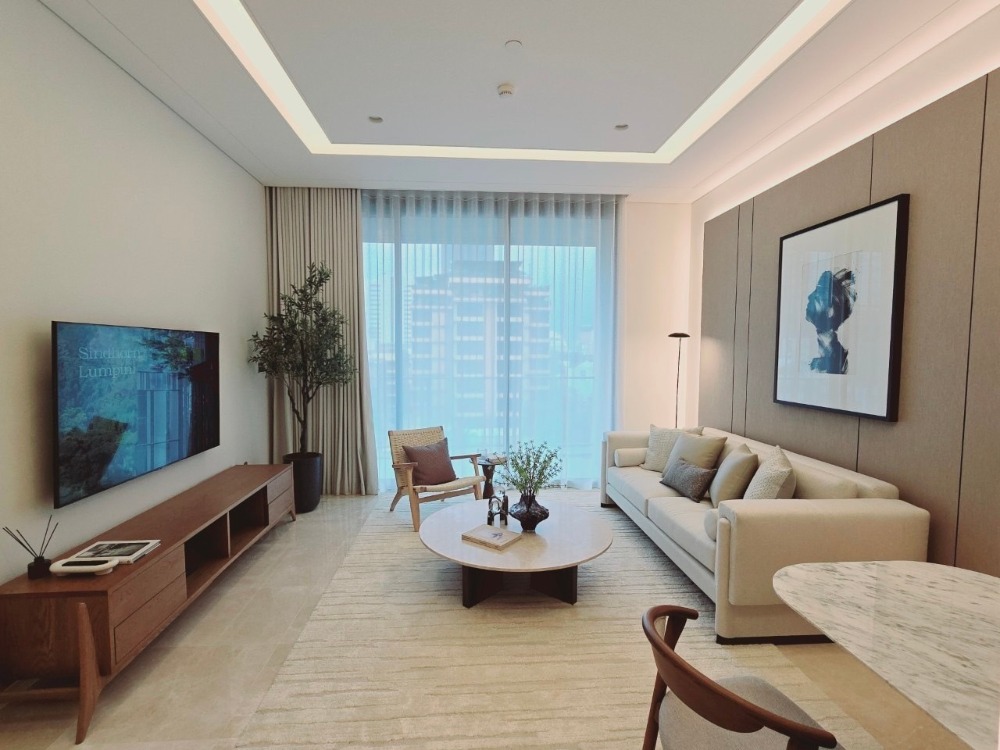 ขายคอนโดวิทยุ ชิดลม หลังสวน : Hurry! ⏳ A super rare item at The Residences at Sindhorn Kempinski , 2 bedrooms , new brand  with luxury decoration , located next to Velaa Community Mall .
