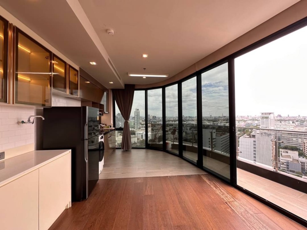 Condo next to BTS Victory Monument, 0 meters, 2 million discount immediately!! Ideo Q Victory, large room, beautiful view, special price Loading...