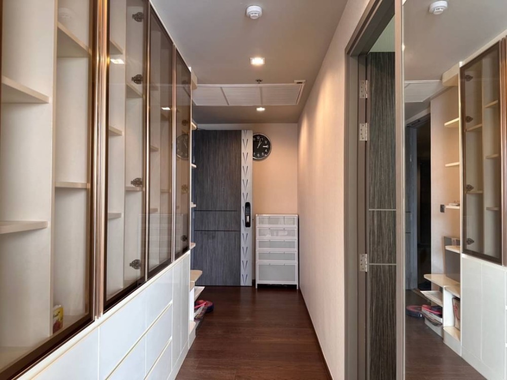 Condo next to BTS Victory Monument, 0 meters, 2 million discount immediately!! Ideo Q Victory, large room, beautiful view, special price Loading...