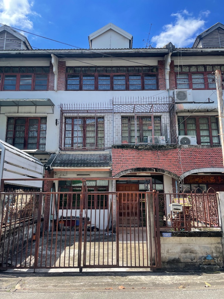 ขายทาวน์โฮมรัชดา ห้วยขวาง : บ้านทาวน์เฮ้าส์ 3ชั้น รัชดาภิเษก42