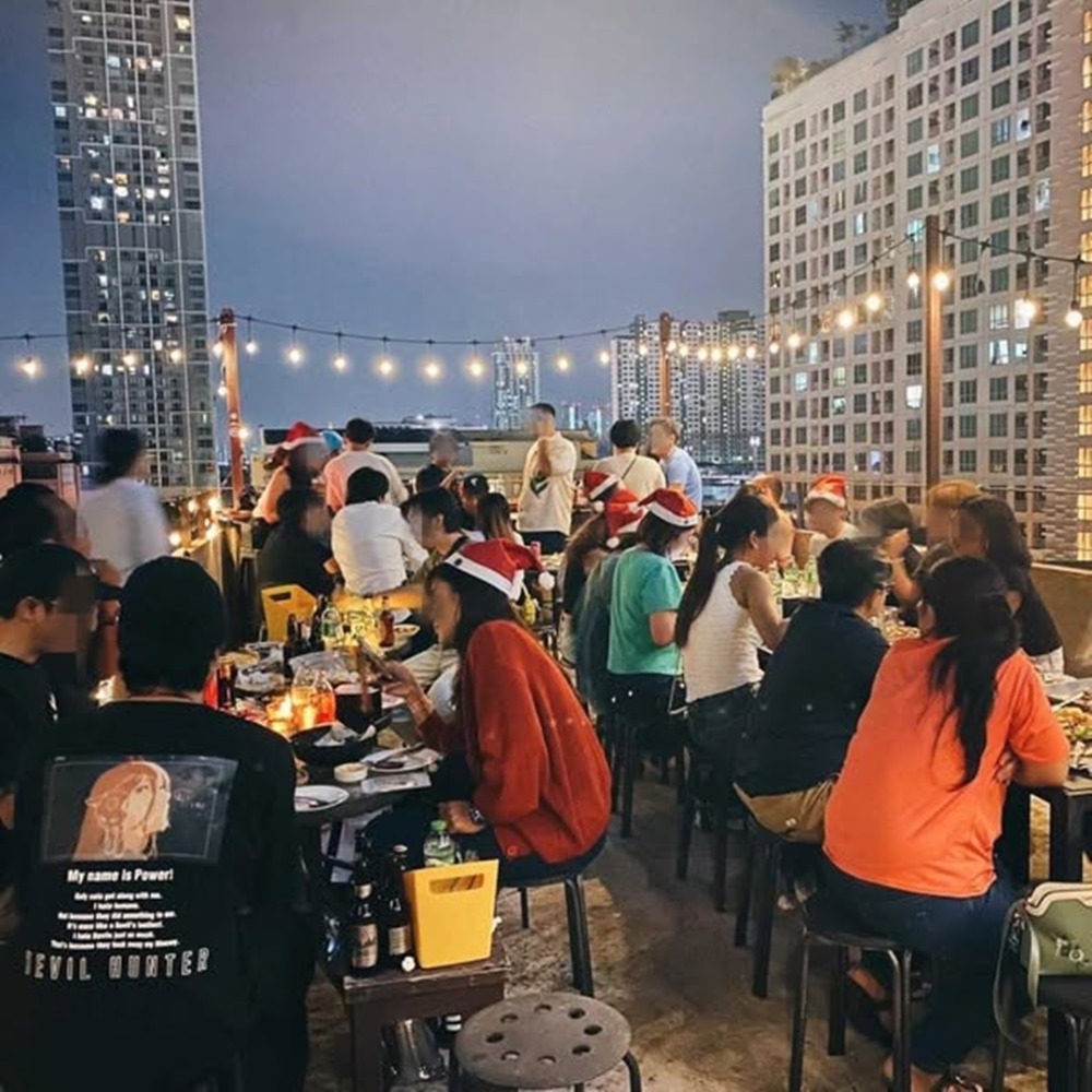 For LeaseholdRetail SpaceAri,Anusaowaree : Rooftop bar for sale, BTS view, Ari, Saphan Khwai area
