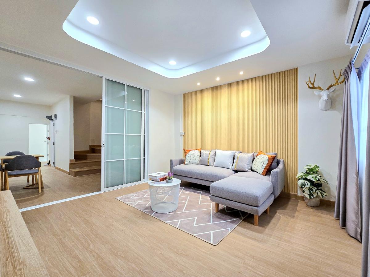 For SaleTownhomeLadprao101, Happy Land, The Mall Bang Kapi : “🏡 House Lat Phrao 101 “ 2 bedrooms, 2 bathrooms, complete in every corner, happiness for the family 👨‍👩‍👧‍👦❤️✨️ usable area 115 sq m., furnished and ready to move in.