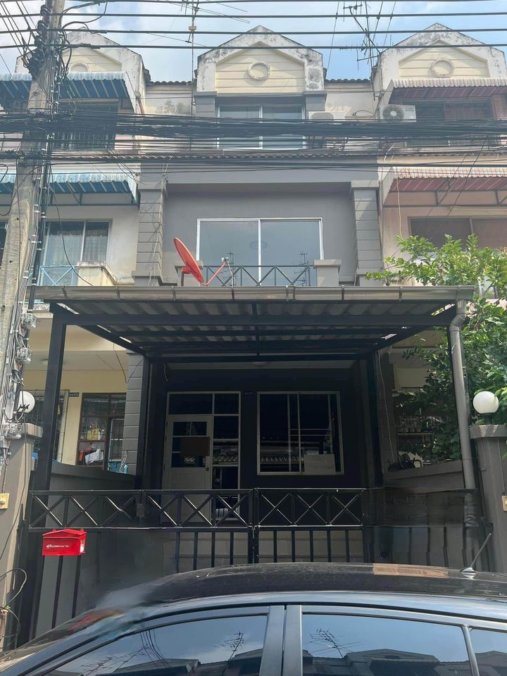 For RentTownhomeBang kae, Phetkasem : Townhouse for rent, 3 floors, Sinlap Nakhon Garden Village, on Kanchanaphisek Road