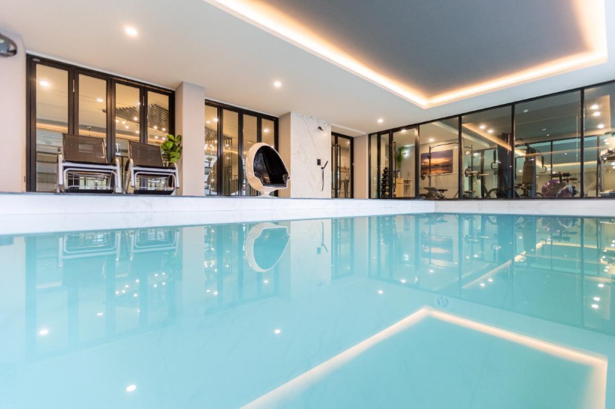 Hotel in the city center, Sukhumvit area, not far from a large golf course, Central Bangna shopping mall, Paradise Park, Seacon Square. Loading...