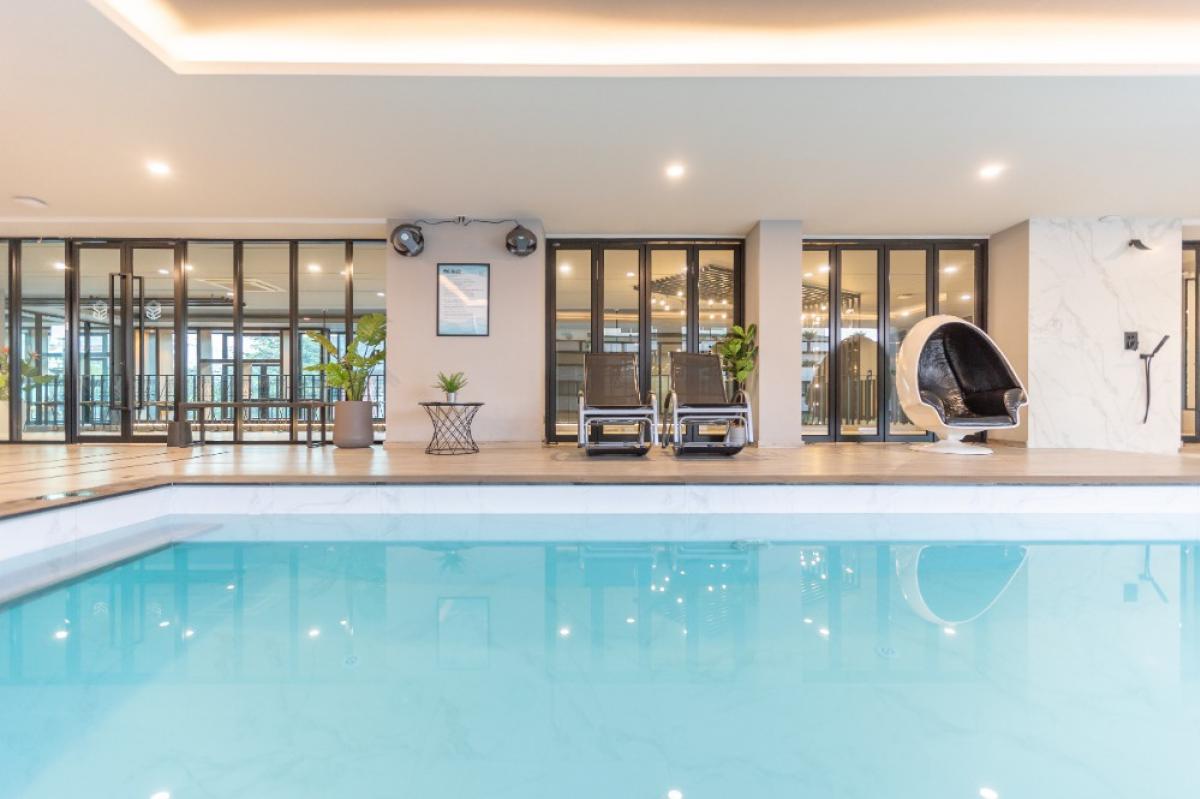 Hotel in the city center, Sukhumvit area, not far from a large golf course, Central Bangna shopping mall, Paradise Park, Seacon Square. Loading...