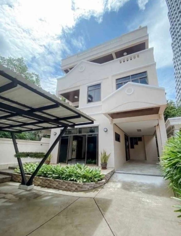 For RentHouseNana, North Nana,Sukhumvit13, Soi Nana : Single house for rent near BTS Nana