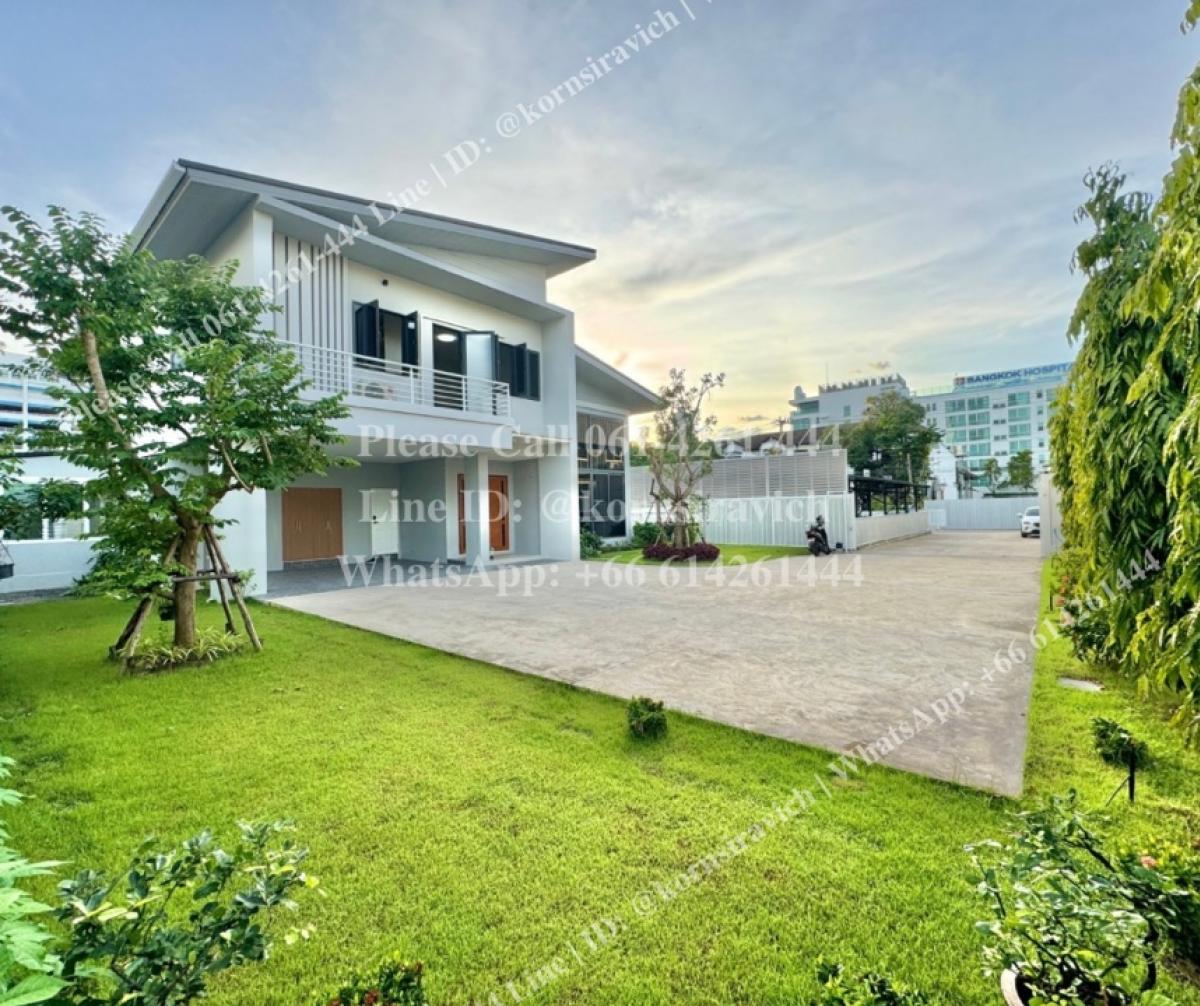 For RentRetail SpaceRama9, Petchburi, RCA : For rent: House for rent for business, villa style, RCA area, Bangkok Hospital. Suitable for medical clinic, beauty clinic, Wellness, IV-Drip, NAD+ Therapy, Stem Cells. Parking for 6 cars.
