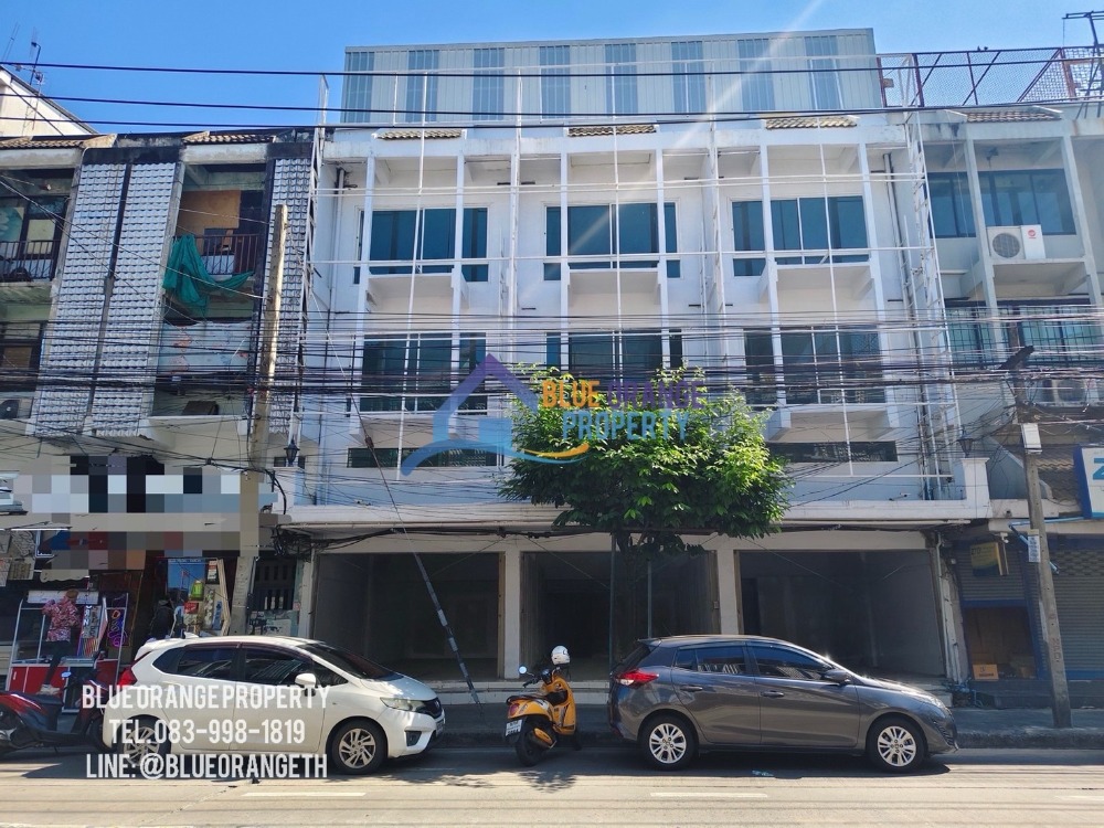 For RentShop HouseRatchadapisek, Huaikwang, Suttisan : For rent, 3 booths commercial building, Mengjai. Accept all legal businesses
