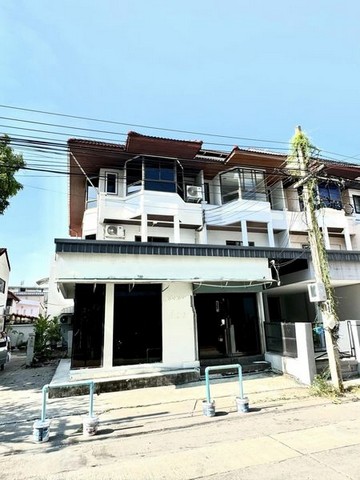 For RentHome OfficeYothinpattana,CDC : HR2032 Home office for rent, 3 floors, Sriwara Road, Town in Town area, suitable for an office, convenient transportation, near Ram Intra Expressway