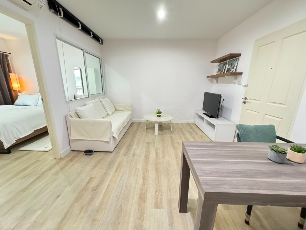 For SaleCondoLadprao, Central Ladprao : Sym Vipha Ladprao, a condo in a good location near many offices and BTS Mo Chit, and 3 minutes to Central Ladprao.