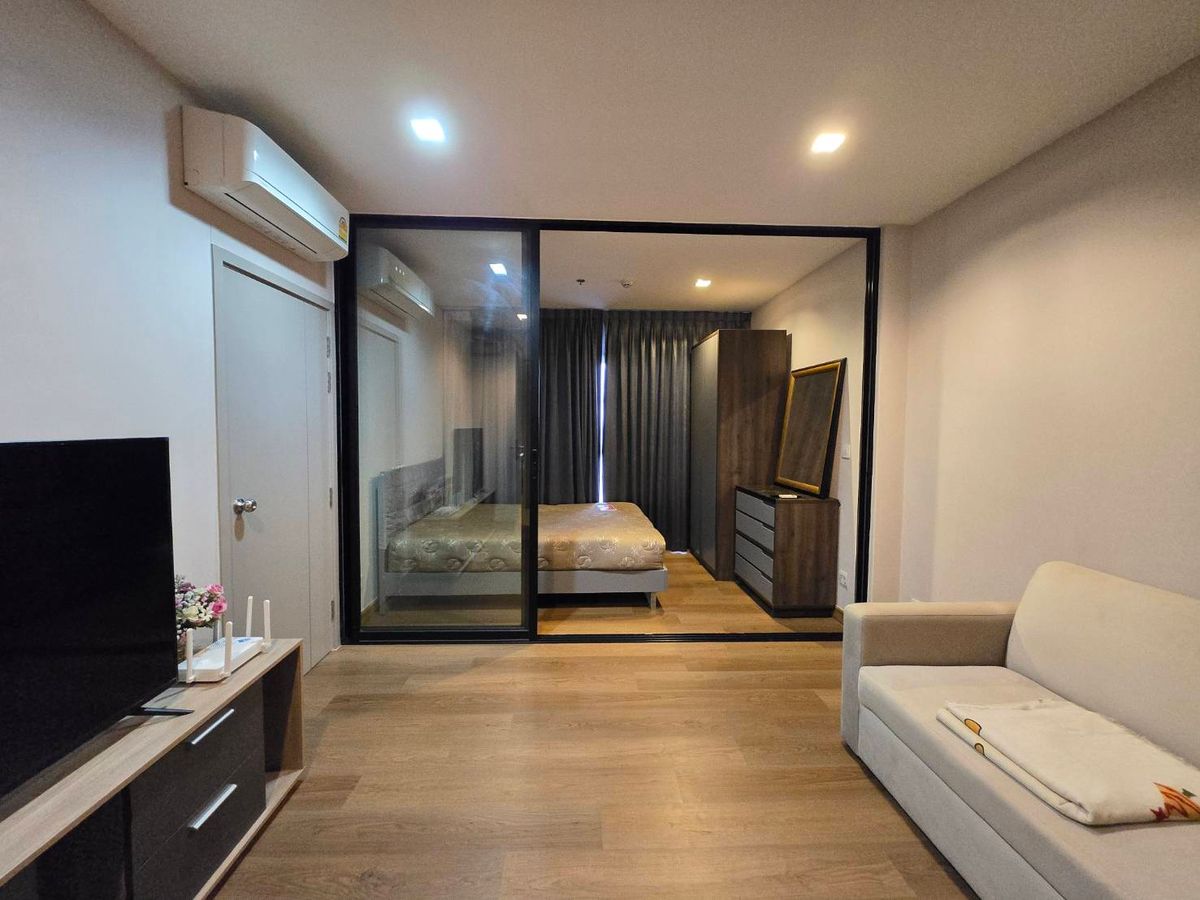 ให้เช่าคอนโดรัตนาธิเบศร์ สนามบินน้ำ พระนั่งเกล้า : ให้เช่าคอนโด politan rive วิวแม่่น้ำเจ้าพระยา ชั้น 18 ขนาด 31 ตร.ม.  ครบพร้อมอยู่