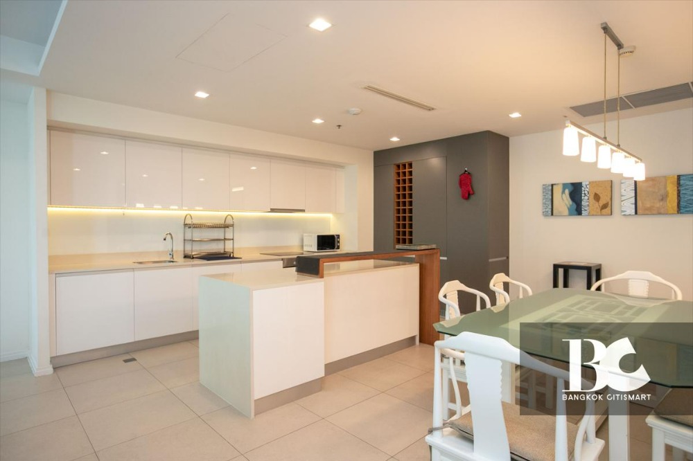 The River 2 bedrooms, 3 bathrooms, 140 sq m, high floor, price 27,850,000 baht 📞0659826412/ Line: chatt.06 Loading...