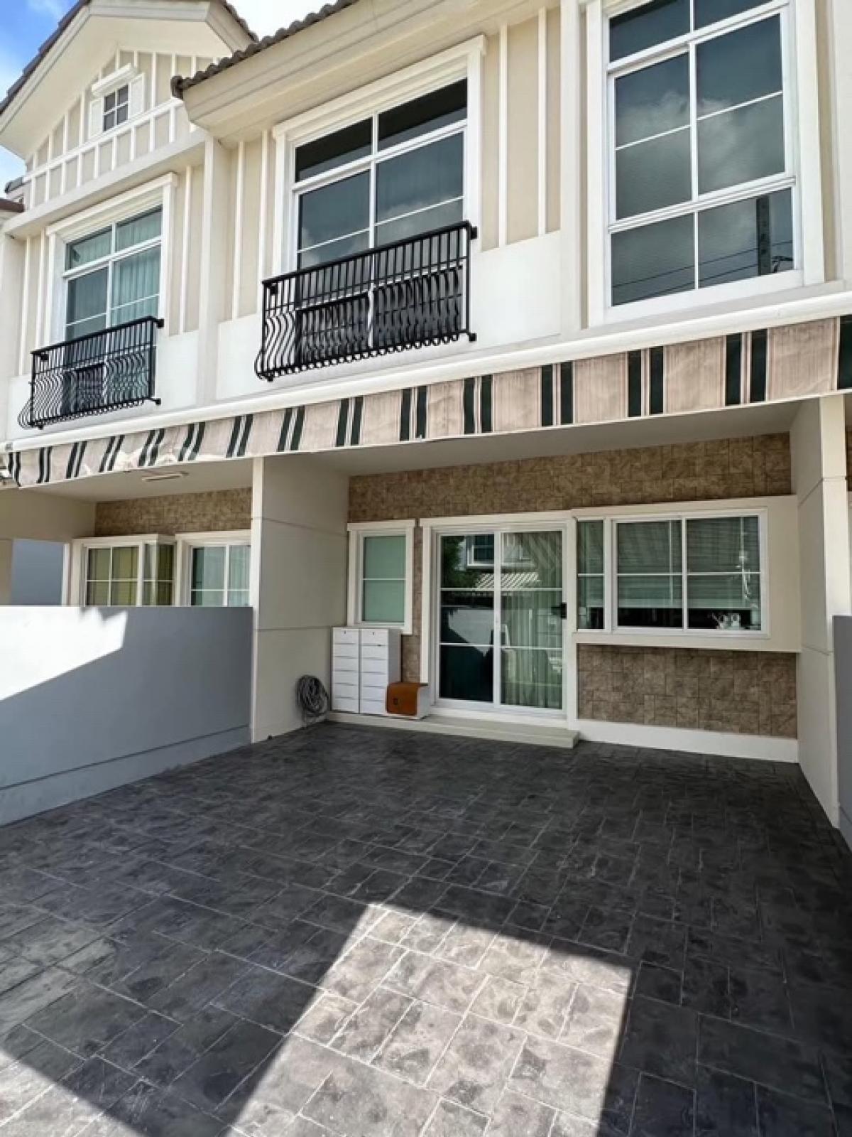 For RentTownhomeBangna, Bearing, Lasalle : Urgent for rent, INDY BANGNA4 Village, size 18.1 sq m., usable area 89.00 sq m., 2 bedrooms, 3 bathrooms, price 24,000 baht.