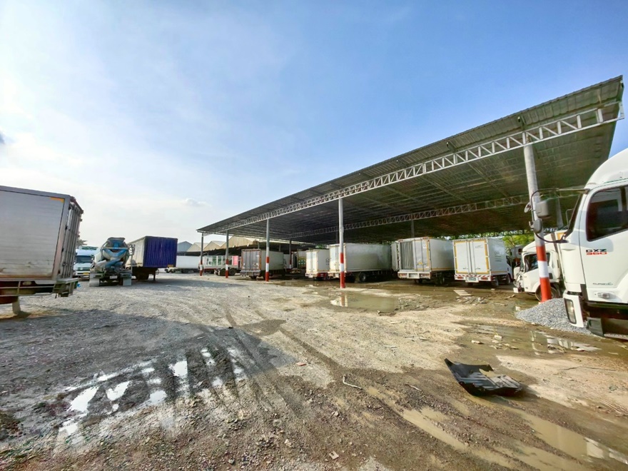 ขายโกดัง/โรงงาน ขนาด 2 ไร่ รถเทเลอร์สามรถเข้า - ออกได้  แขวงหนองจอก กทม. Loading...