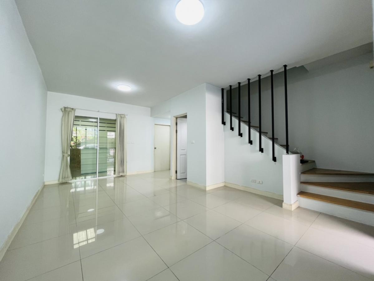 For SaleTownhomeKaset Nawamin,Ladplakao : Townhome for sale, Ariya Daily, Kaset-Nawamin, Lat Phrao, Phahon Yothin, near Kasetsart University, Major Ratchayothin, Central, cheapest in the project