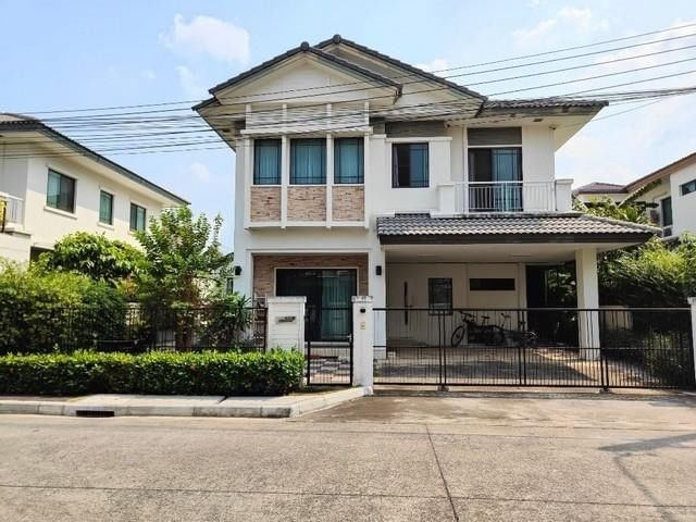 For rent: 2-storey detached house with furniture, Manthana Lake Watcharapol project, Sukhapiban 5 Road, Sai Mai Loading...