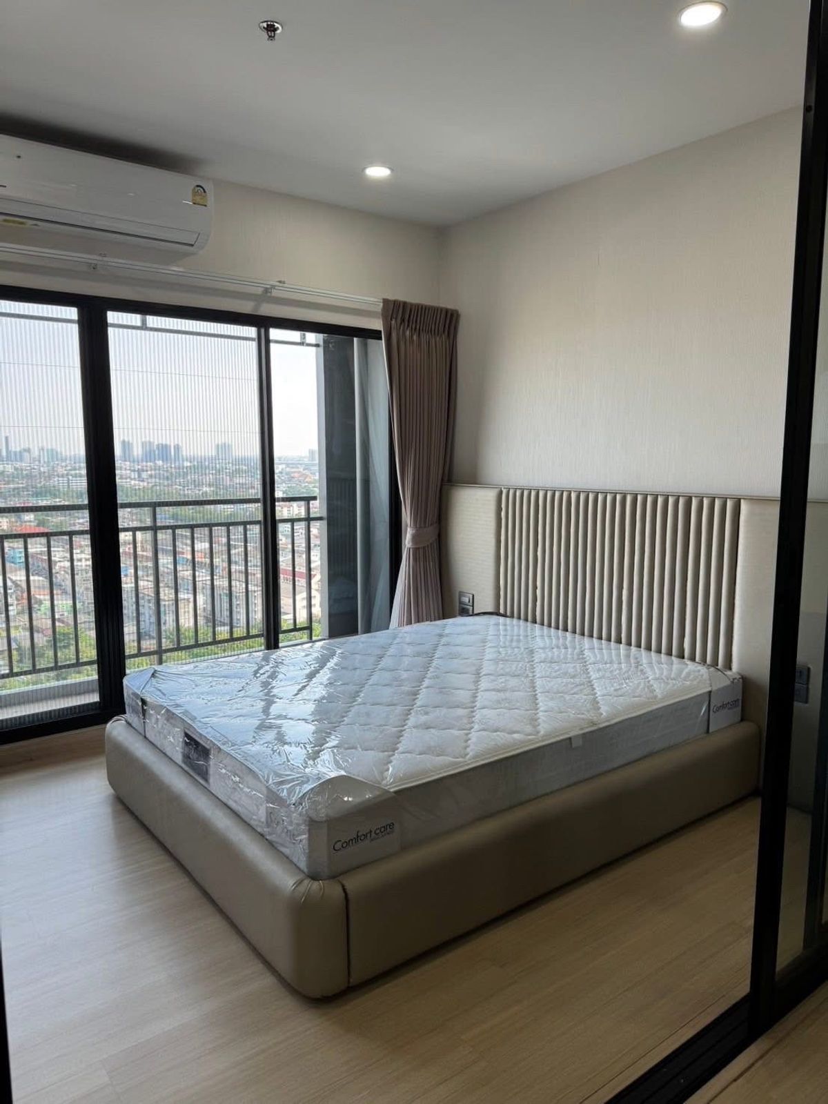 For RentCondoPinklao, Charansanitwong : @condomedium📍For rent Supalai Loft Yaek Fai Chai Station, fully furnished, has washing machine [PM2094]