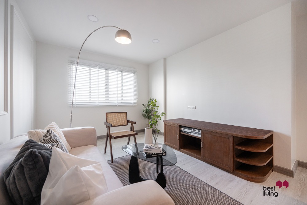 𝟭-Bedroom, spacious 𝟰𝟮 sqm., closed kitchen and located near 𝗠𝗥𝗧🚅 Loading...