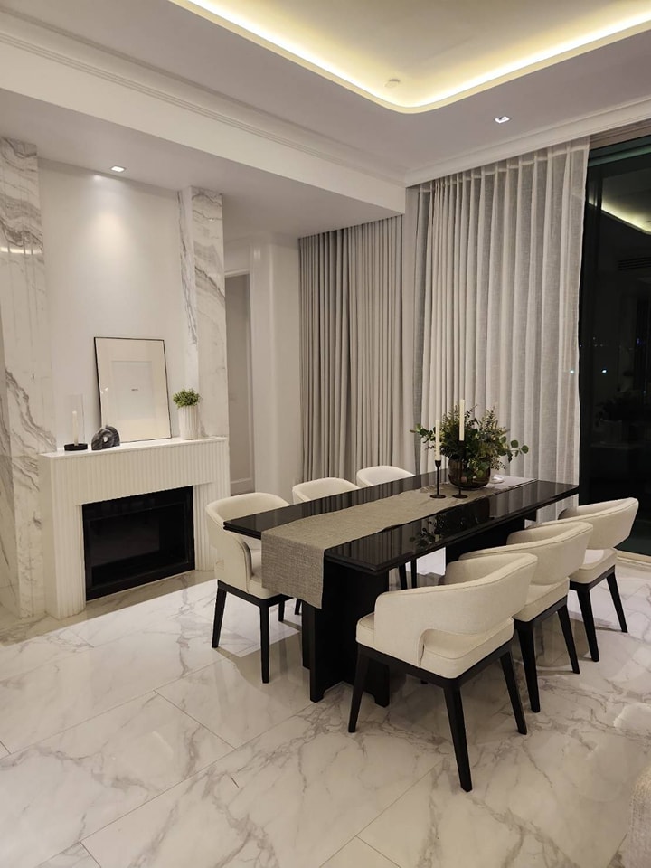 For SaleCondoSukhumvit, Asoke, Thonglor : Rare unit!! Royce Private Residences (newly renovated) 3 bedrooms, 3 bathrooms, selling price 32.9 MB All inclusive