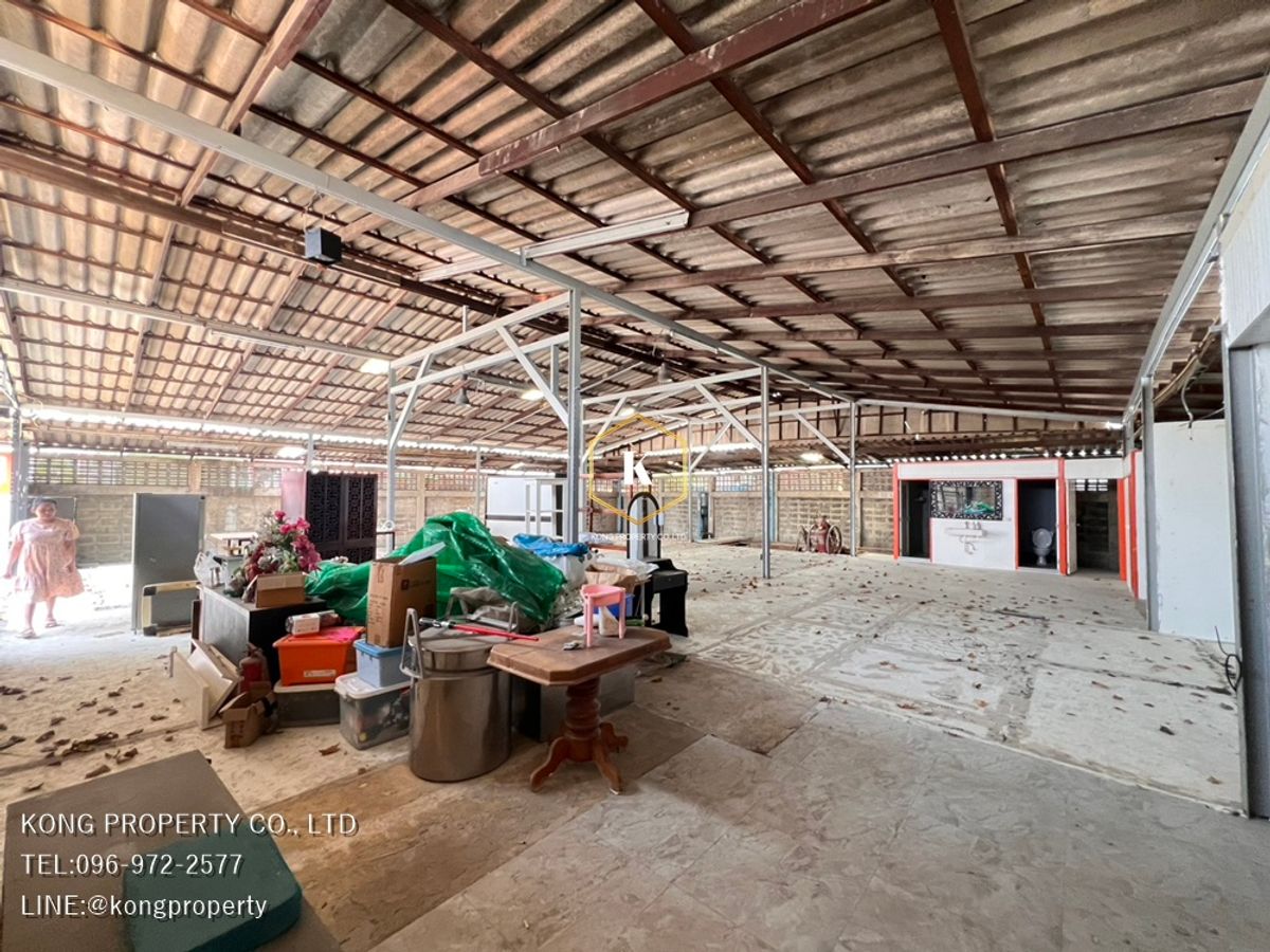 ให้เช่าโกดัง เฉลิมพรเกียรติ ร.9 ประเวศ กรุงเทพ พื้นที่ 800 ตร.ม ใกล้รถไฟฟ้าสายสีเหลือง Loading...