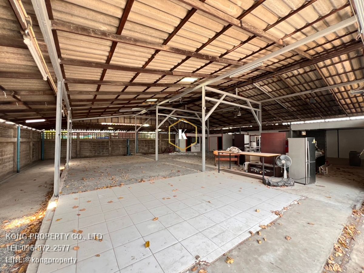 ให้เช่าโกดัง เฉลิมพรเกียรติ ร.9 ประเวศ กรุงเทพ พื้นที่ 800 ตร.ม ใกล้รถไฟฟ้าสายสีเหลือง Loading...