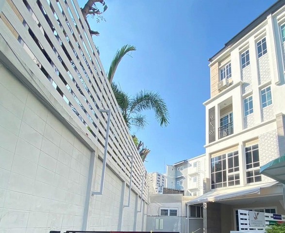 For RentTownhomeOnnut, Udomsuk : HR2088 Townhouse for sale and rent, The Master at BTS Udomsuk project, suitable for office use, convenient transportation