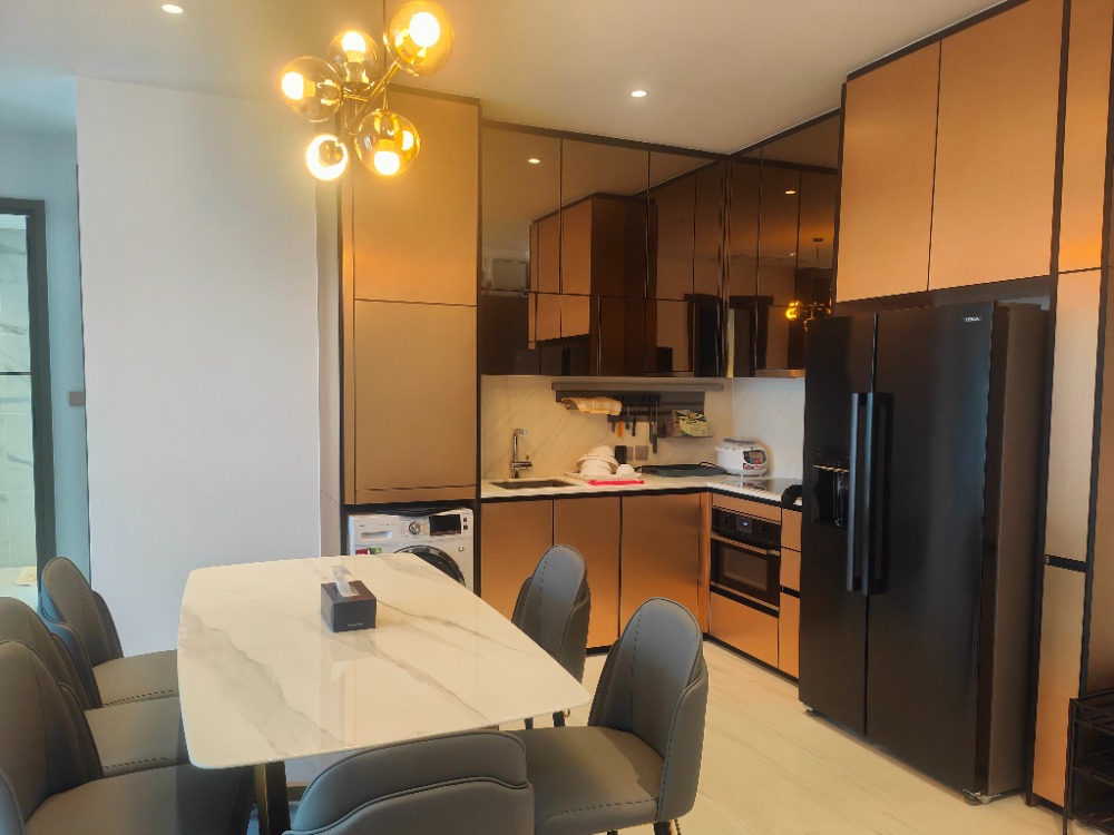 For rent Supalai Icon Sathorn, only 600 m. from MRT Silom, BTS Sala Daeng, in the heart of Sathorn, Silom, size 100 sq m., corner room, 3 bedrooms, 2 bathrooms, ready to move in, 120,000 / month, interested call 097 - 465 5644 T.C HOME Loading...