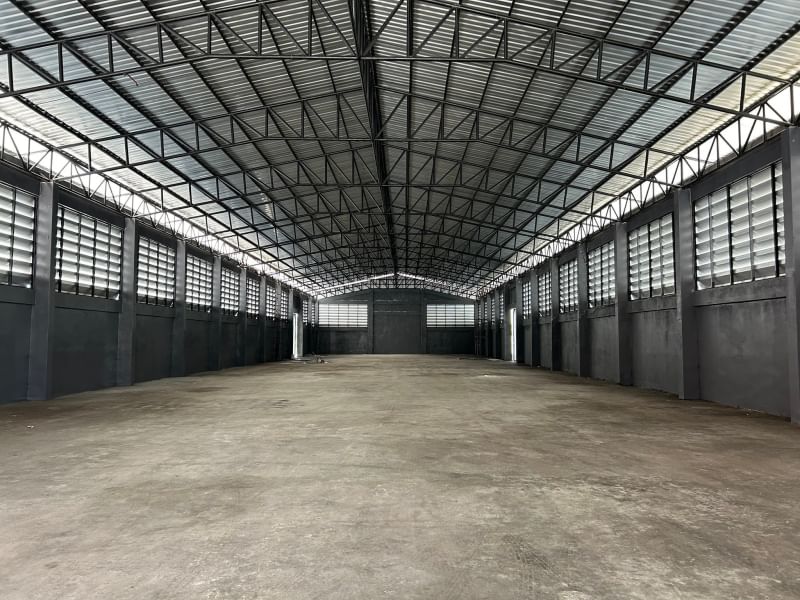 ให้เช่าโกดัง/สุวินทวงค์ โรงงานสร้างใหม่    ขนาด 1,440 ตรม. Loading...