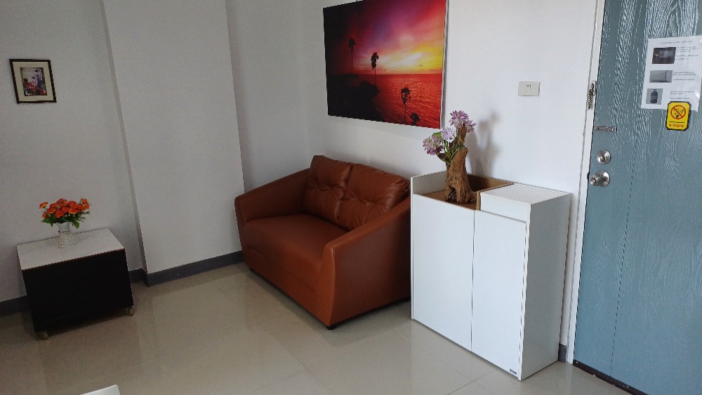 Condo For Sale at Metro Condo 2 on Mitraphap Road, Nai Muang, Khon Kaen Loading...