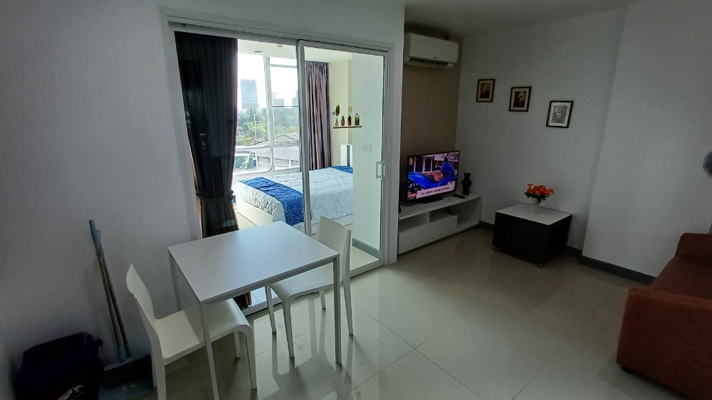 Condo For Sale at Metro Condo 2 on Mitraphap Road, Nai Muang, Khon Kaen Loading...