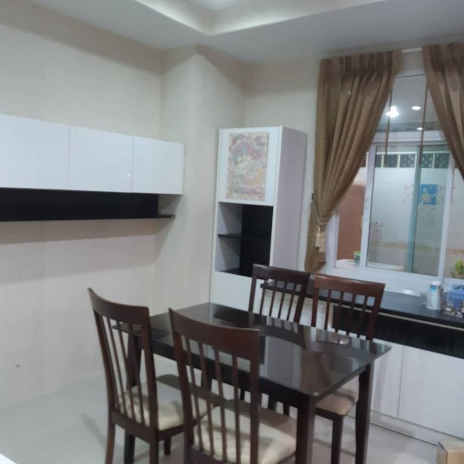 For rent: Townhome The British Sathorn Kanlapaphruek, 3-storey townhome, area 170 sq m., 17 sq wa, for rent 22,000 baht/month Loading...