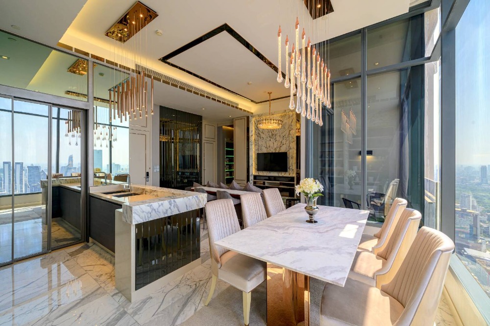 Sales!! Luxury Condominium VVIP with 2 Bedroom in Asoke Loading...
