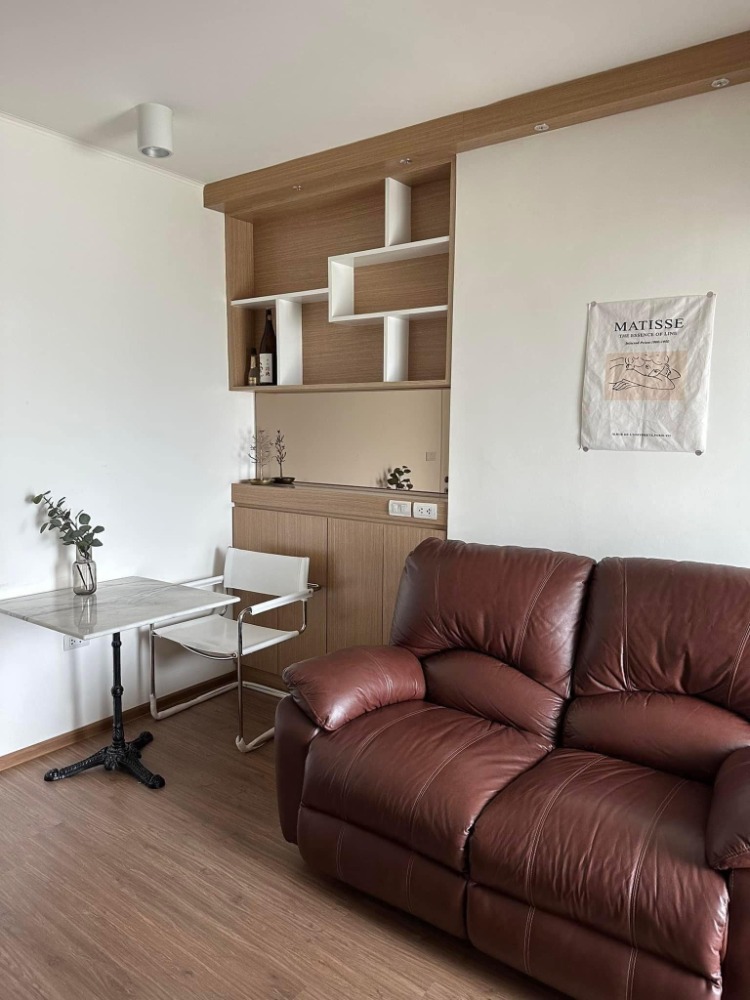 For sale: U delight @ Talat Phlu, built in, whole room, 3 hundred thousand baht, never rented out, owner takes good care of it. Loading...