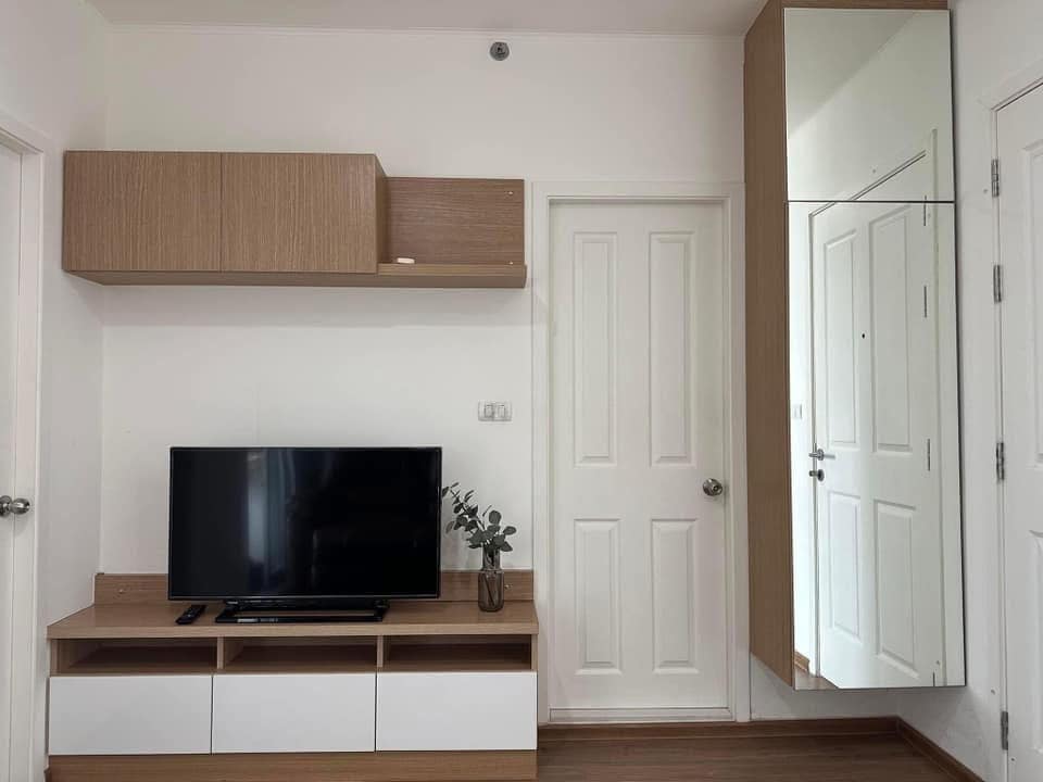 For sale: U delight @ Talat Phlu, built in, whole room, 3 hundred thousand baht, never rented out, owner takes good care of it. Loading...