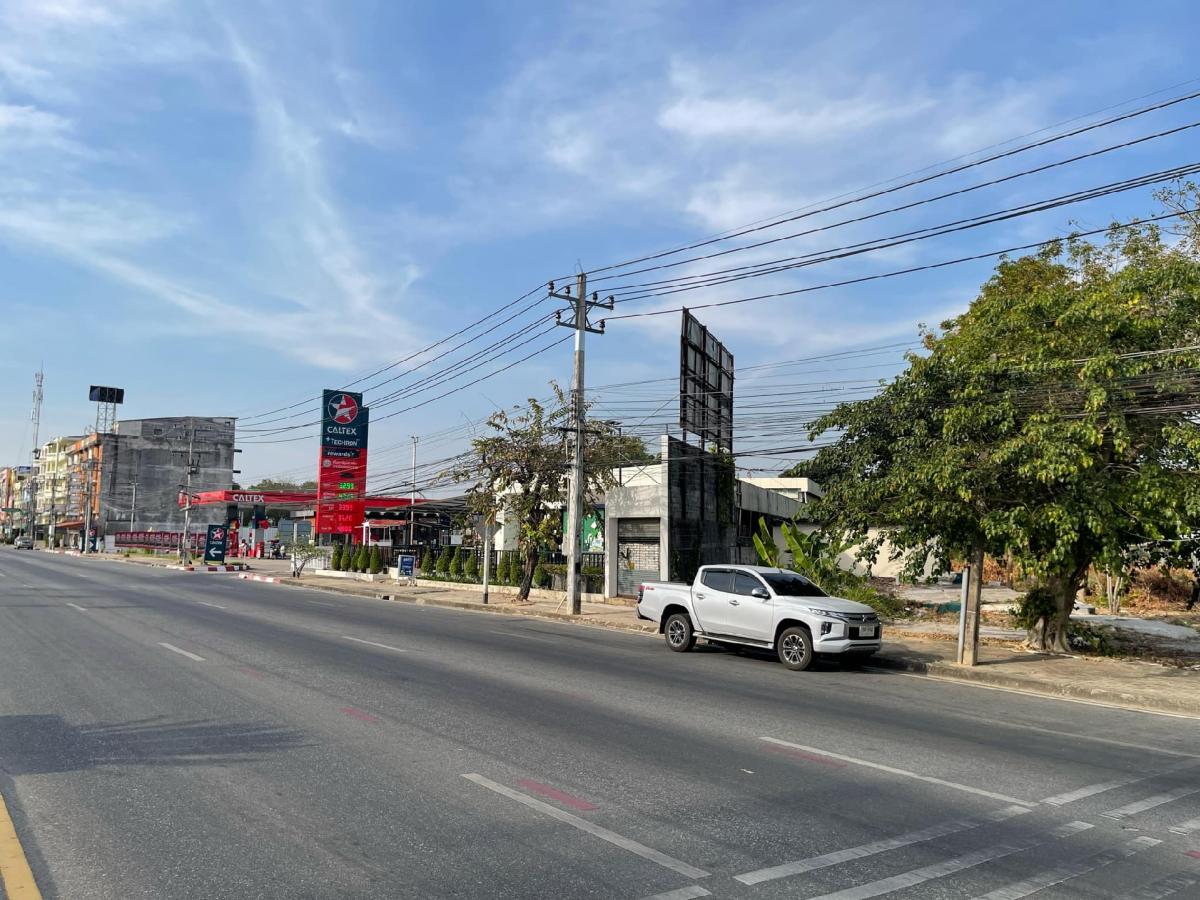 For SaleLandRayong : Land for sale 2-2-48.6 rai, Mueang District, Rayong Province, width 30 meters, on Sukhumvit Road