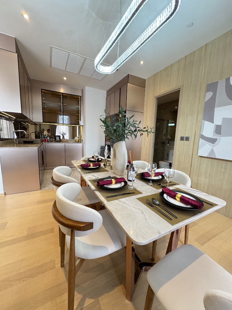 For SaleCondoRama9, Petchburi, RCA : Ashton Asoke-Rama9 2 bedrooms, 2 bathrooms, straight from the high-class project, decorated in full as in the picture for free, central 3 years, with a special discount behind the mic ... !!!! 
 
