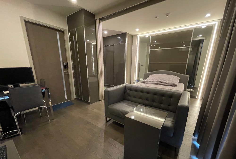 🔥 Dont miss it! Very new room, never rented out, 1 bedroom, 1 bathroom, size 34 sq m., easy to travel, near BTS Ratchathewi, price only 5,690,000 baht. Tel: 096-8623850 Loading...