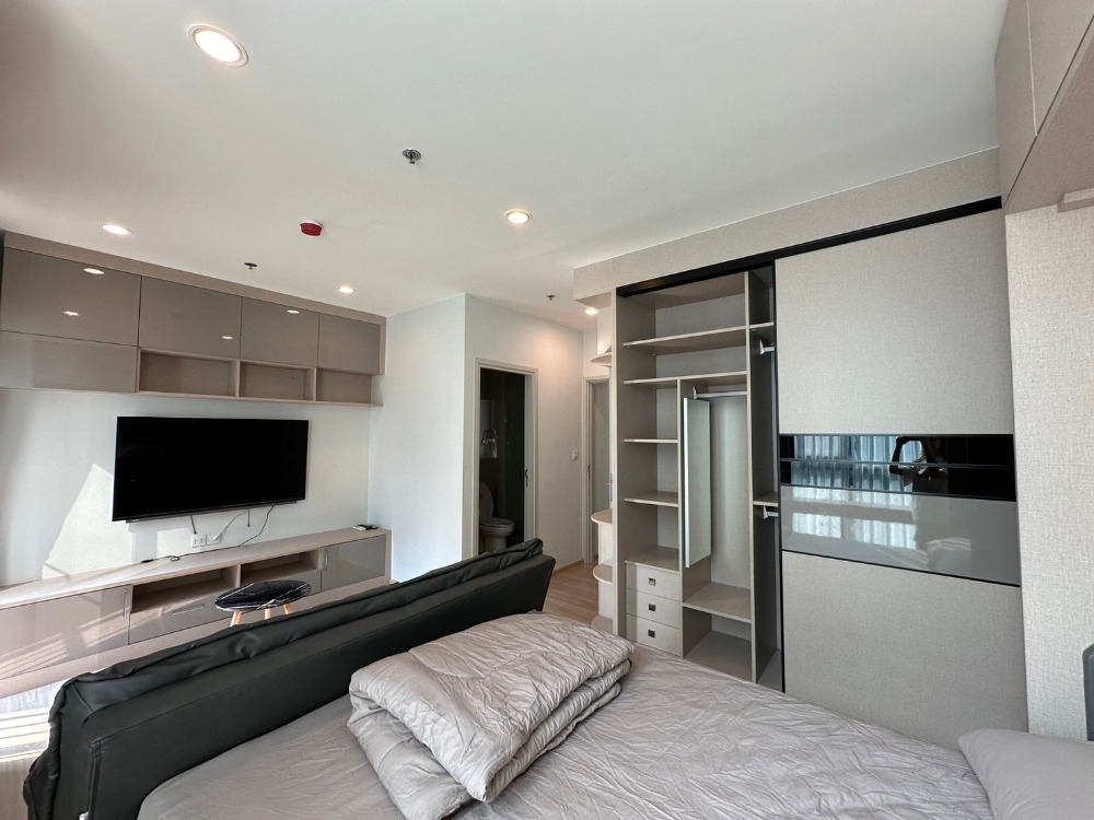 For RentCondoRatchadapisek, Huaikwang, Suttisan : ⭐️ Noble Revolve Ratchada 1 ⭐️2 BED 2 BATH 54 sq m. 19th floor, fully furnished with electrical appliances