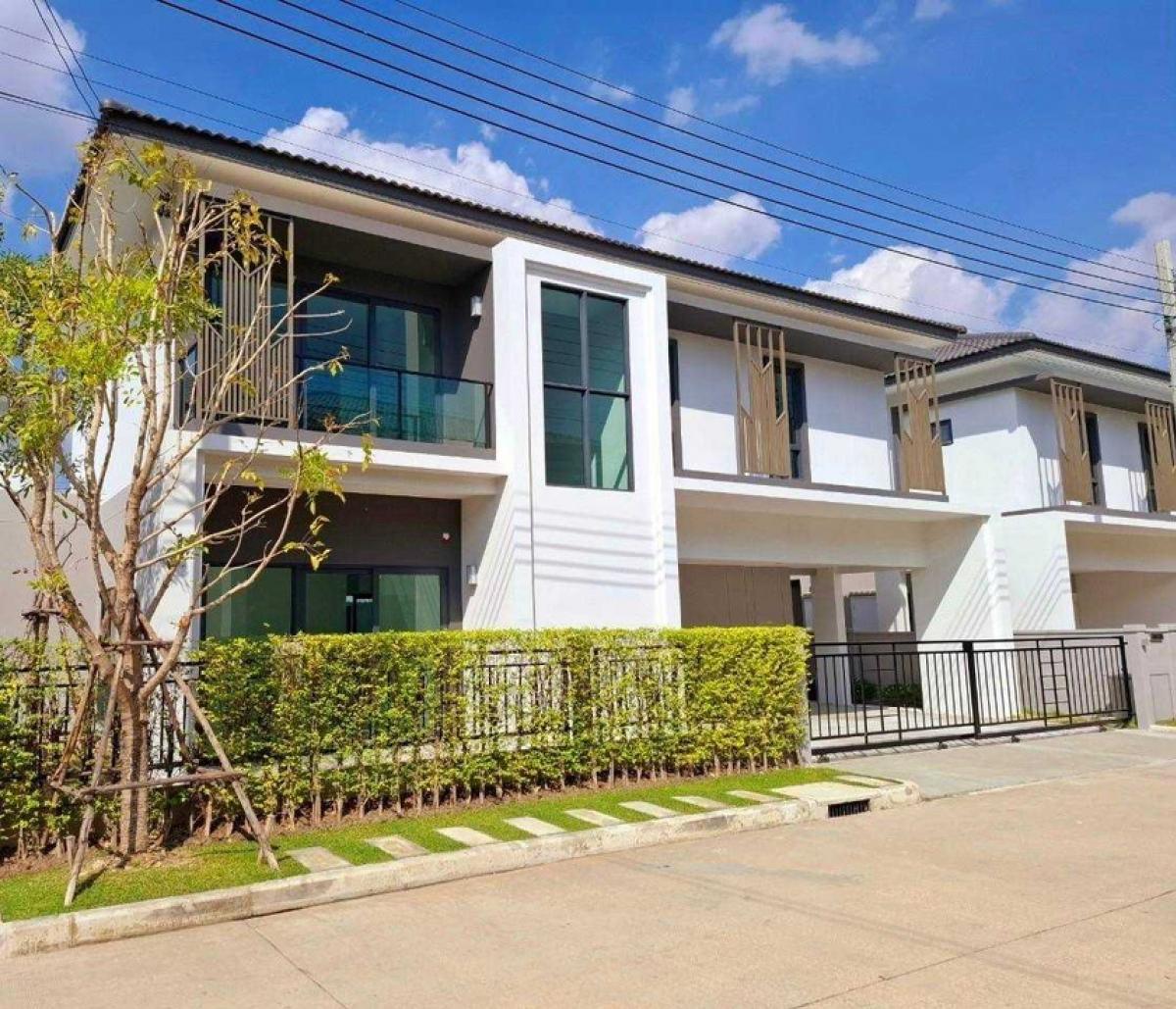 ขายบ้านนวมินทร์ รามอินทรา : พีเว่ รามอินทรา - วงแหวน PYVE Ramintra - Wongwaen ถนนคู่ขนานกาญจนาภิเษก แขวงท่าแร้ง เขตบางเขน กรุงเทพมหานคร