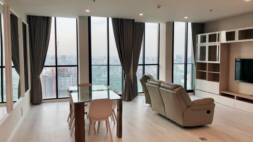 ให้เช่าคอนโดวิทยุ ชิดลม หลังสวน : LTH11617-Noble Ploenchit FOR RENT Size 120 sqm. 2 beds 2 baths Near BTS Phloen Chit Station ONLY 129K/Month