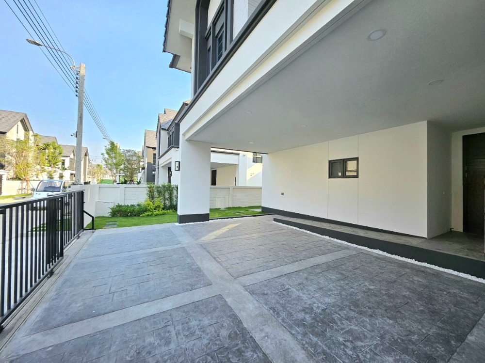 🔥New Listing! The City Bangna 2, English-style mansion, fully furnished, ready to move in, next to Mega Bangna / Concordian International School, near Bangna-Trad Expressway, fully furnished house, only 290,000/month Loading...