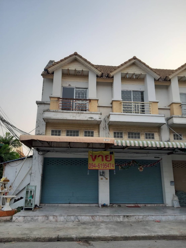 For SaleShop HouseMin Buri, Romklao : For sale: Commercial building, entrance to Eua Athon Keha Romklao, very good location for business, opposite Big C.