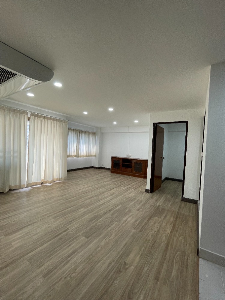 🔥 Dont miss it! 3 bedrooms, best price, 70,000 baht per square meter, Thonglor location, Thonglor Tower project, size 99.51 sq m., price only 6,999,000 baht, contact 096-8623850 🔥 Loading...
