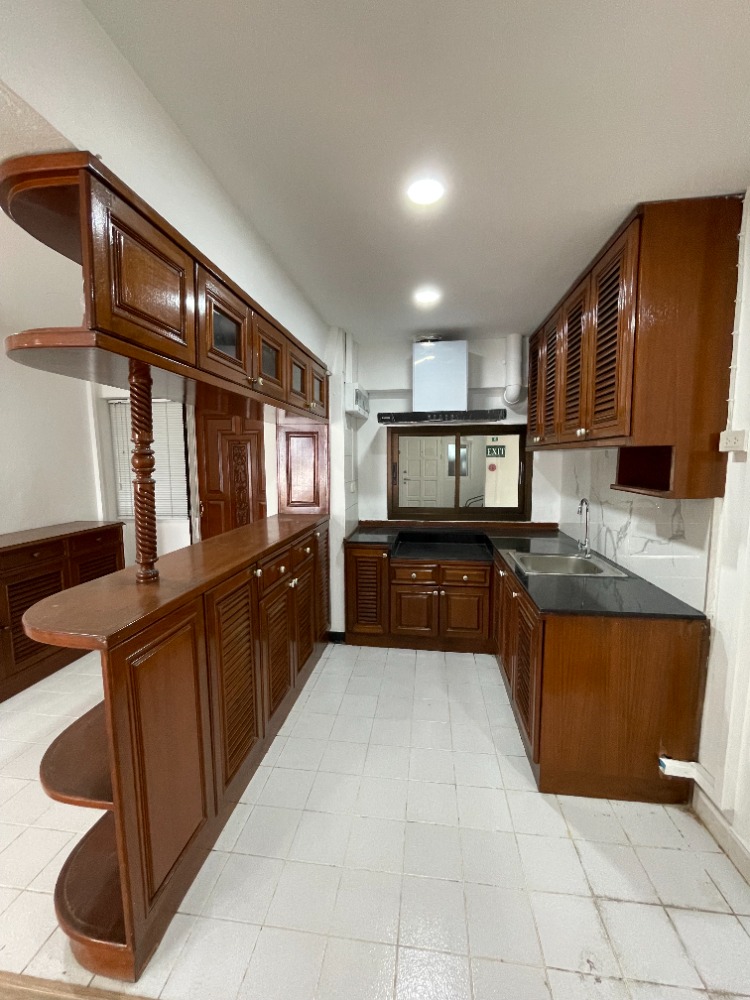 🔥 Dont miss it! 3 bedrooms, best price, 70,000 baht per square meter, Thonglor location, Thonglor Tower project, size 99.51 sq m., price only 6,999,000 baht, contact 096-8623850 🔥 Loading...