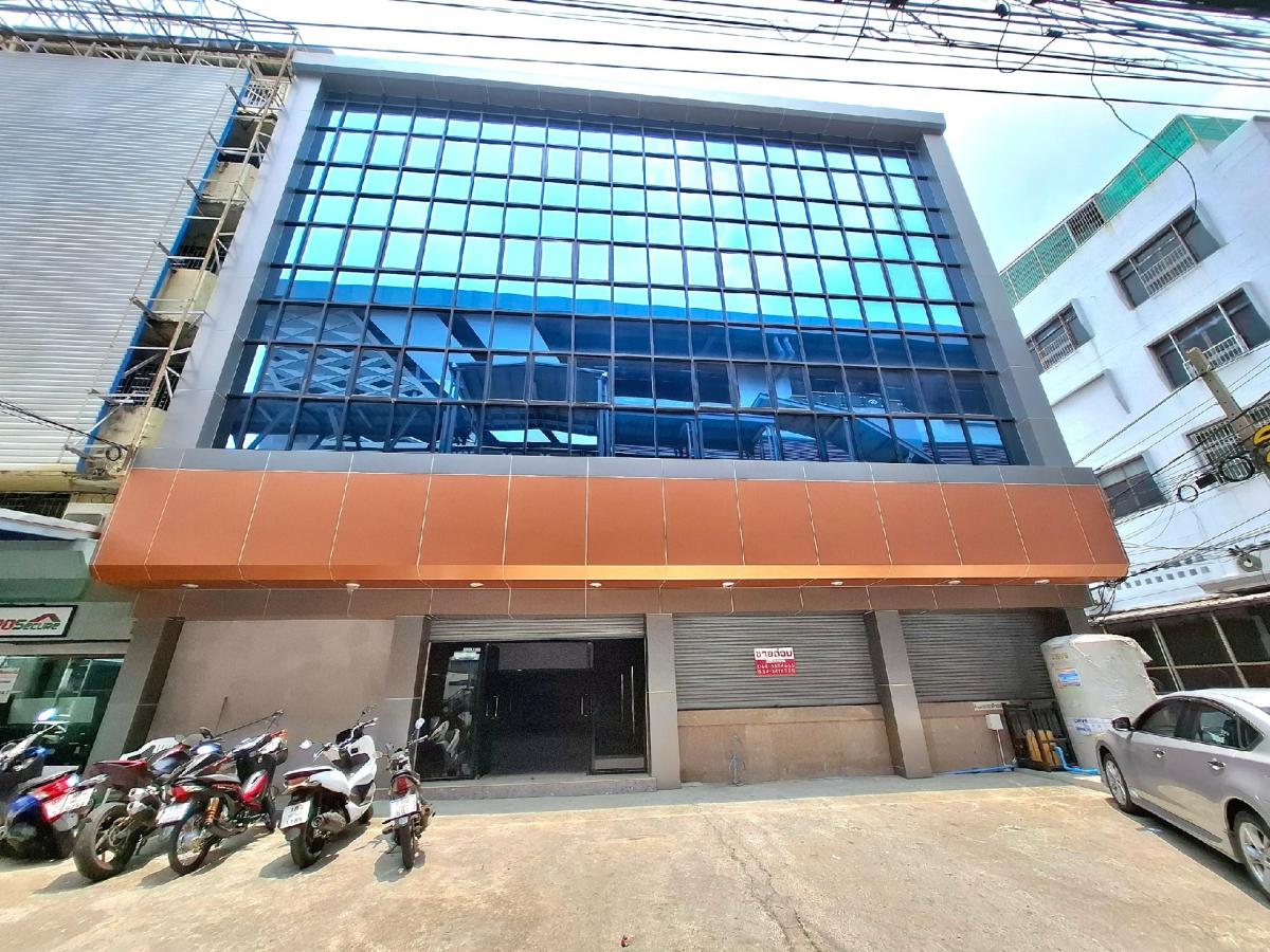 For SaleShop HouseNawamin, Ramindra : For sale: 4 commercial buildings, next to MRT Pink Line, price lower than market price, beautiful, next to Ram Intra Road