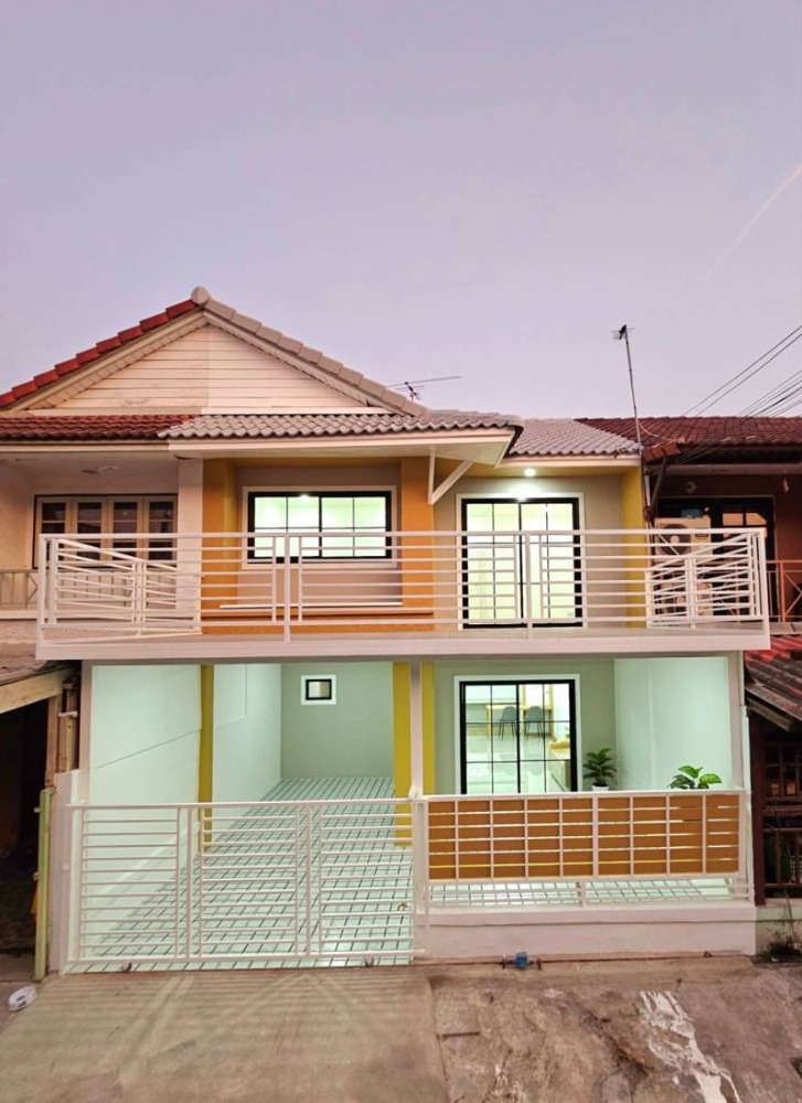 For SaleTownhomeNonthaburi, Bang Yai, Bangbuathong : 2 storey townhouse for sale, Pruksa Village 3 Soi Wat Lat Pla Duk, Bang Bua Thong, Bang Yai, Central West, Bang Khu, BTS Purple Line, Nonthaburi