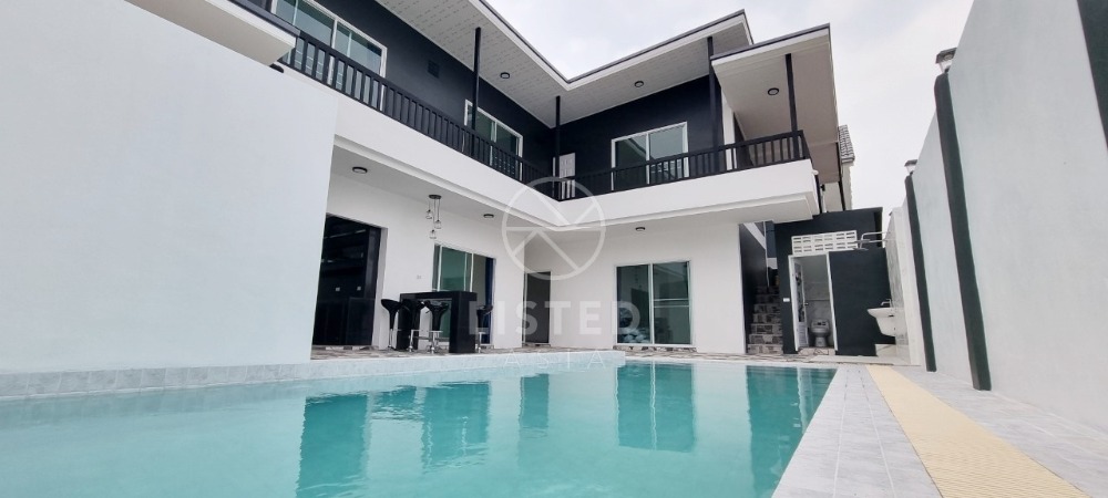 5 Bedrooms modern luxury pool villa for sale in Huai Yai, Bang Lamung Loading...