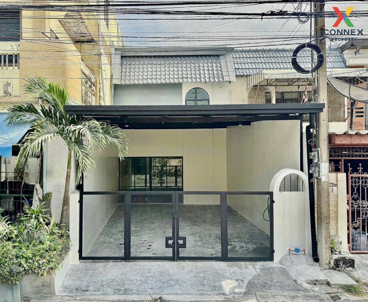 ขายทาวน์โฮมรามคำแหง หัวหมาก : ขายทาวน์เฮ้าส์ รีโนเวท ซอย รามคำแหง24 หัวหมาก เขต บางกะปิ กรุงเทพ CX-115217  (S)